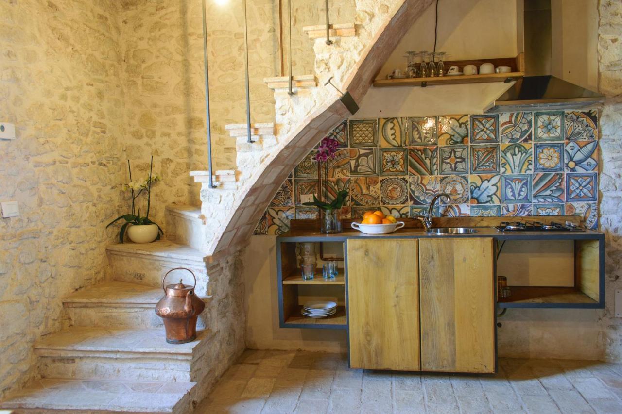 Borgo San Valentino Aparthotel Arrone Екстериор снимка