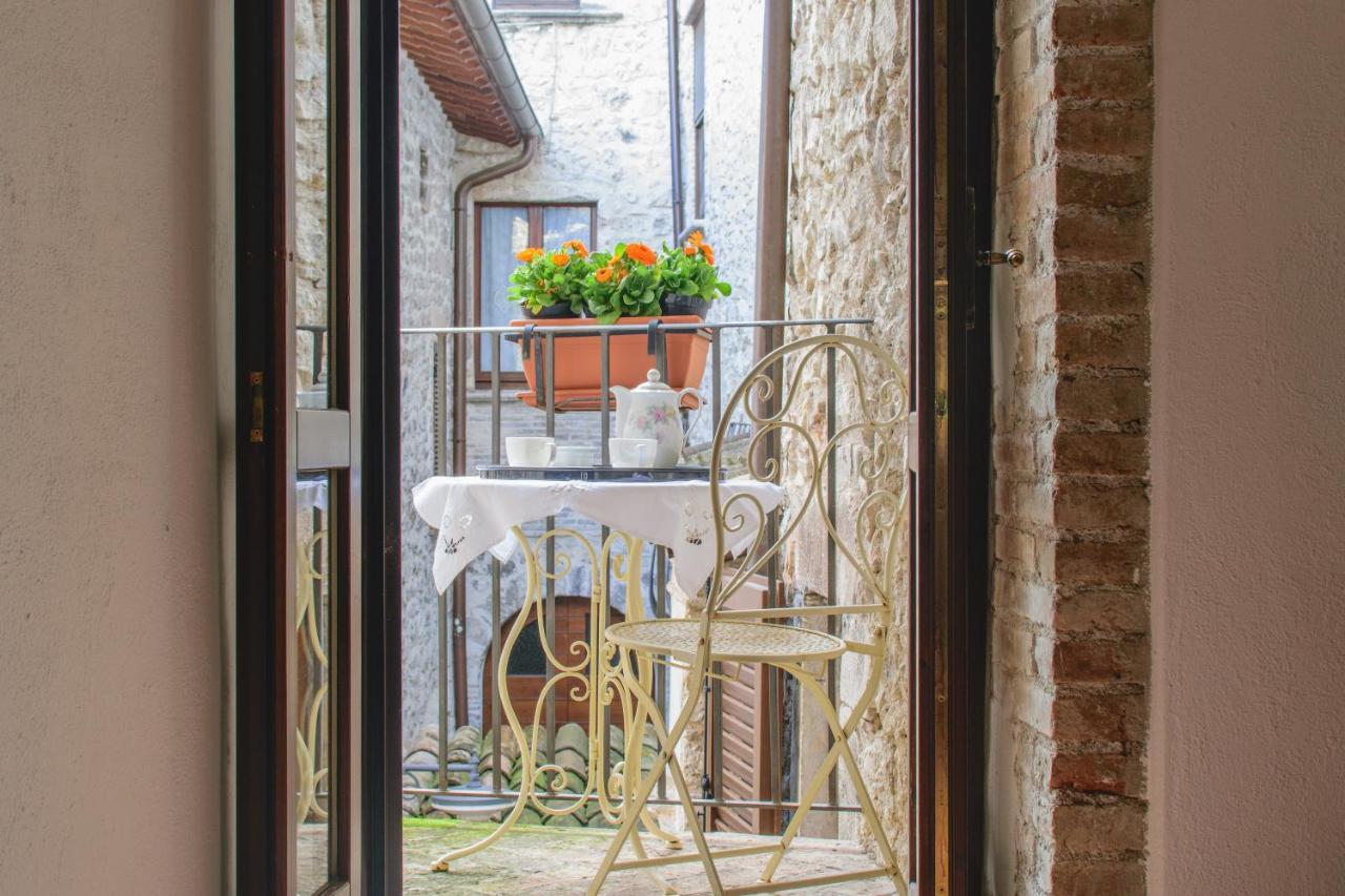 Borgo San Valentino Aparthotel Arrone Екстериор снимка