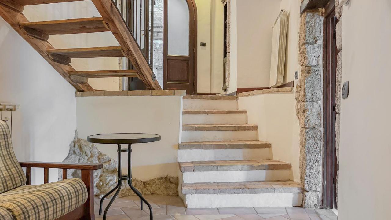 Borgo San Valentino Aparthotel Arrone Екстериор снимка