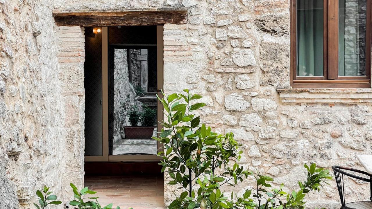 Borgo San Valentino Aparthotel Arrone Екстериор снимка