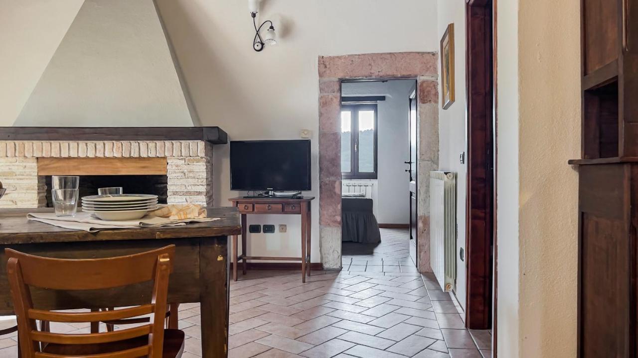 Borgo San Valentino Aparthotel Arrone Екстериор снимка