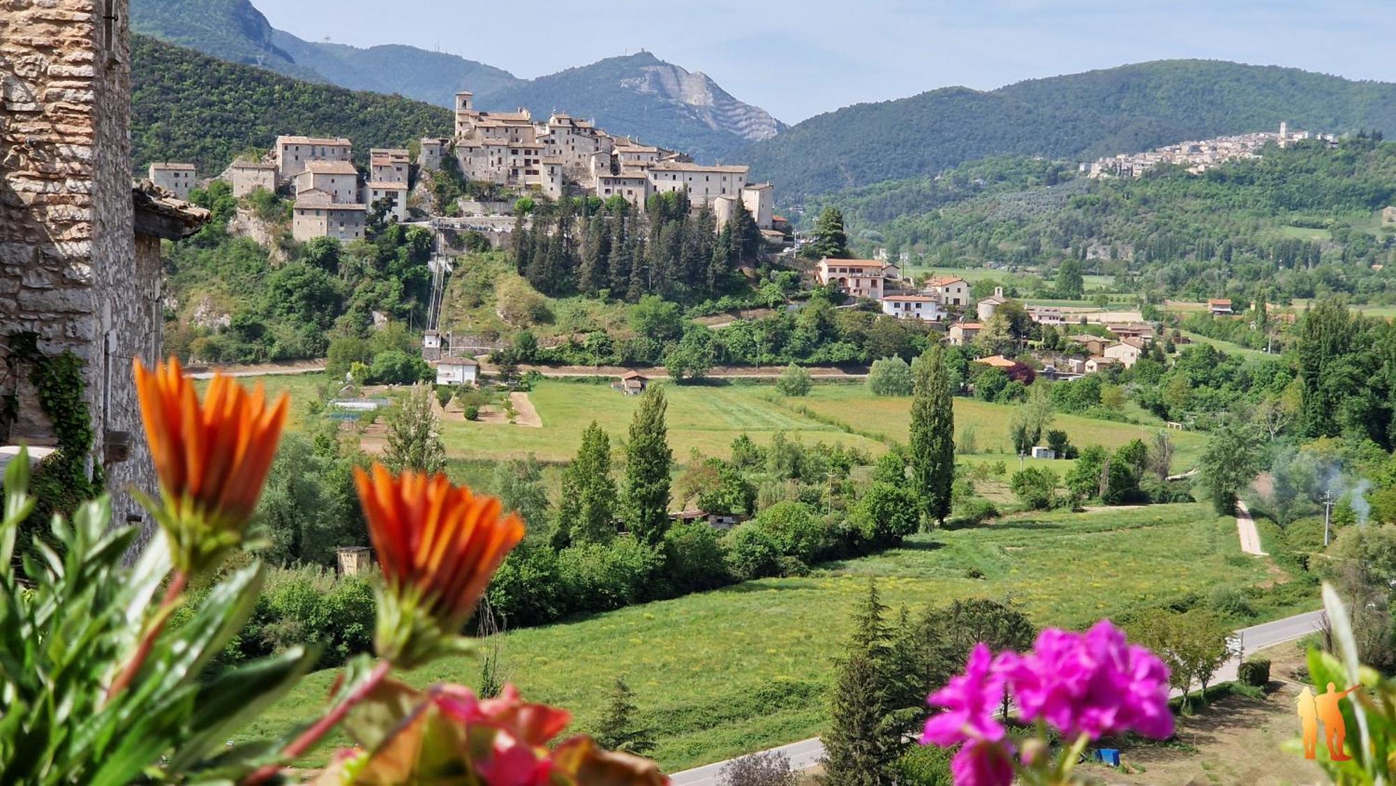 Borgo San Valentino Aparthotel Arrone Екстериор снимка